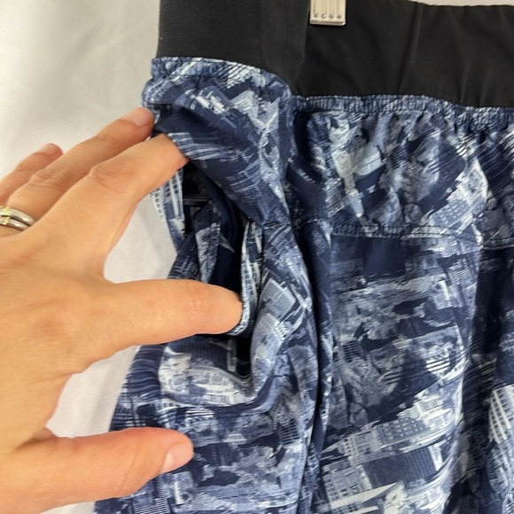 Lululemon Men's Core Short - Picture 5 of 8